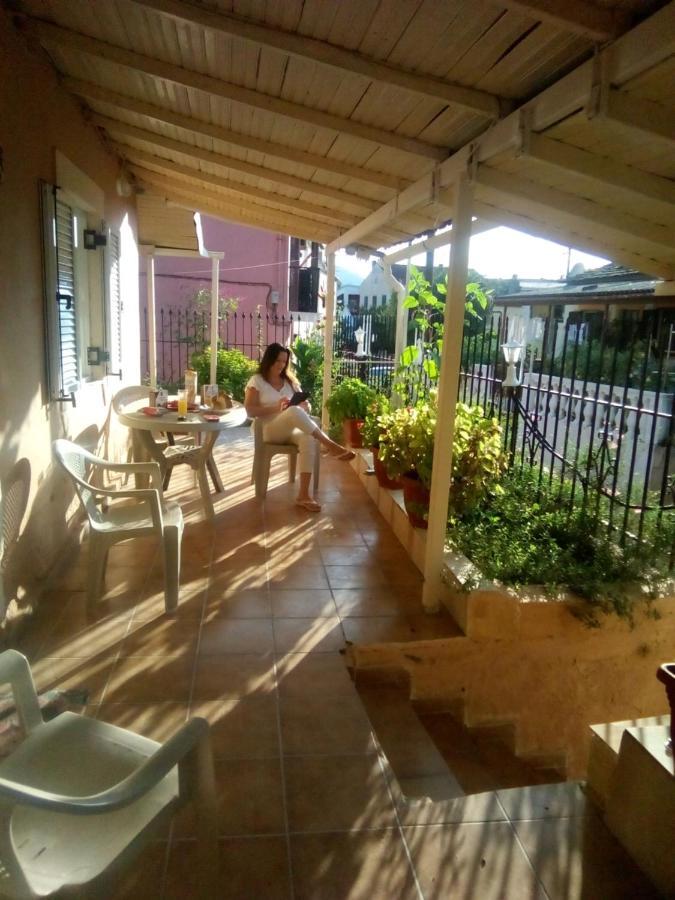 Holiday home Angela, Traditional In The Village Agios Ioannis Peristeron (Corfu)