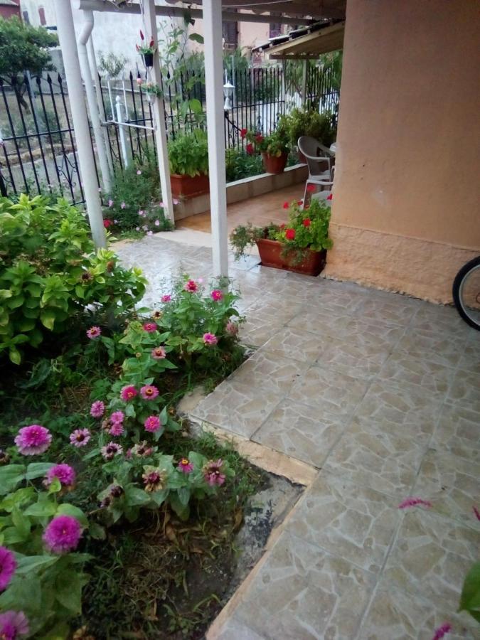 Holiday home Angela, Traditional In The Village Agios Ioannis Peristeron (Corfu)