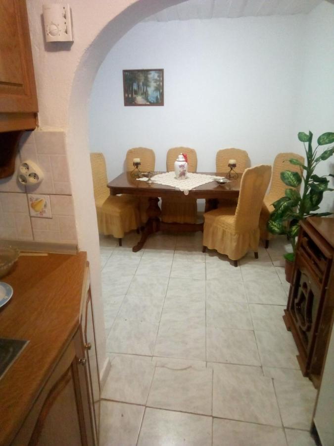 Holiday home Angela, Traditional In The Village Agios Ioannis Peristeron (Corfu)